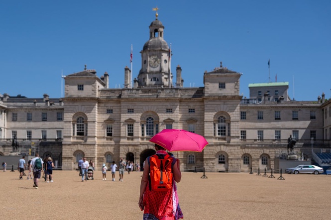 Heatwave latest: Hottest May day record broken again as temperatures soar to 35C in London