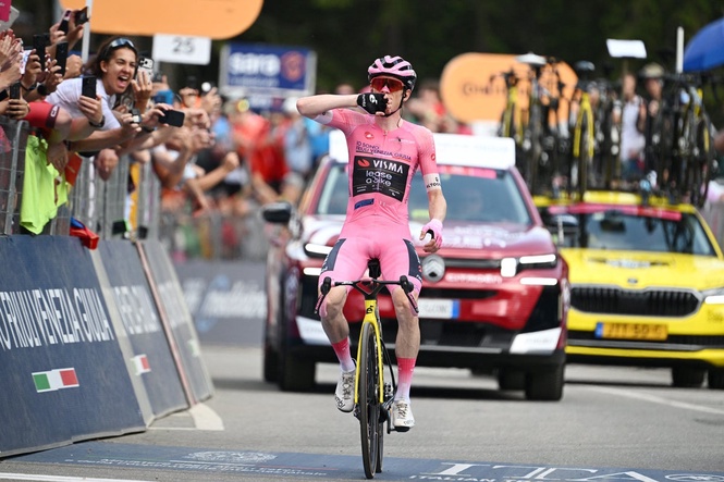 Jonas Vingegaard asserts ascendancy at Giro d’Italia with dominant stage 16 victory