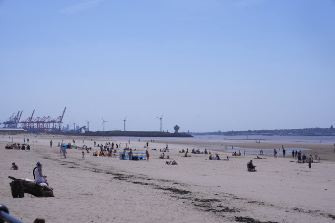 Water safety warning as teen becomes tenth person to die during UK heatwave