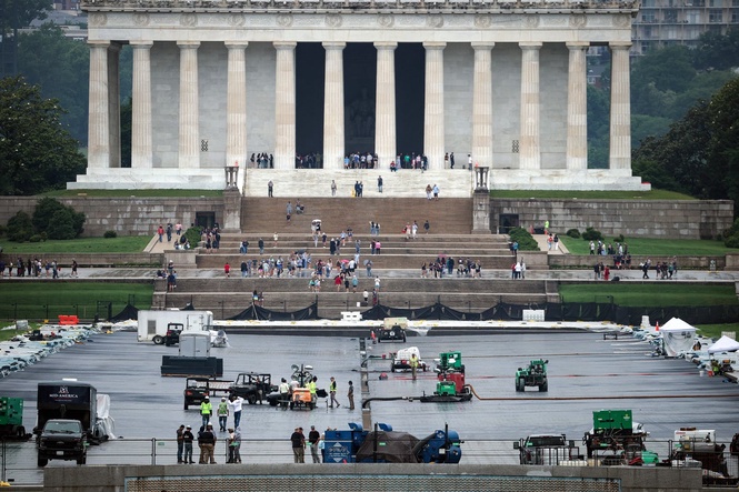 Contractor earning $850,000 more than usual on no-bid Trump deal to fix Lincoln Memorial Reflecting Pool, report says