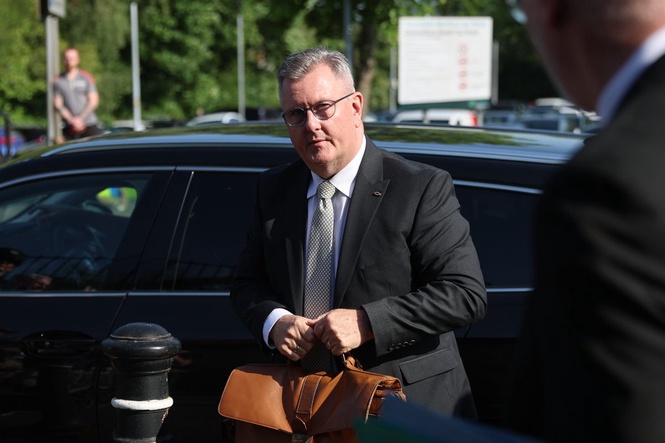 Jeffrey Donaldson arrives at court ahead of evidence in ‘sexual offences’ trial