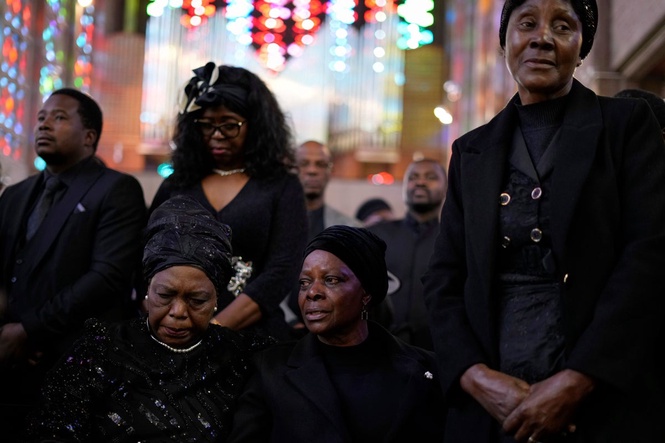 A legal battle over a former Zambian president's burial might be over
