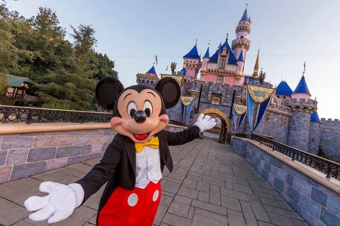 Mickey and Minnie get a makeover as Disneyland announces 2026 holiday lineup