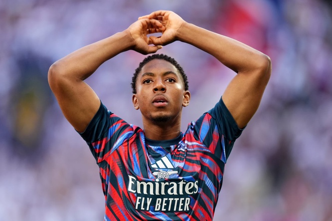 Transfer news LIVE: Man United eye shock move for Lewis-Skelly after Arsenal’s Vinicius Jr breakthrough