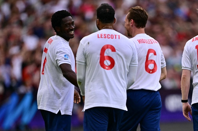Soccer Aid LIVE: Wayne Rooney denied by Edwin van der Sar save after Damson Idris scores for England against World XI