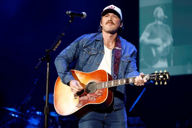 Country star Morgan Wallen branded ‘petulant baby’ after flipping piano onstage in apparent tantrum
