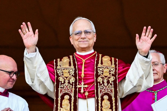 Young Spaniards eagerly await Pope Leo’s visit as they embrace Catholicism