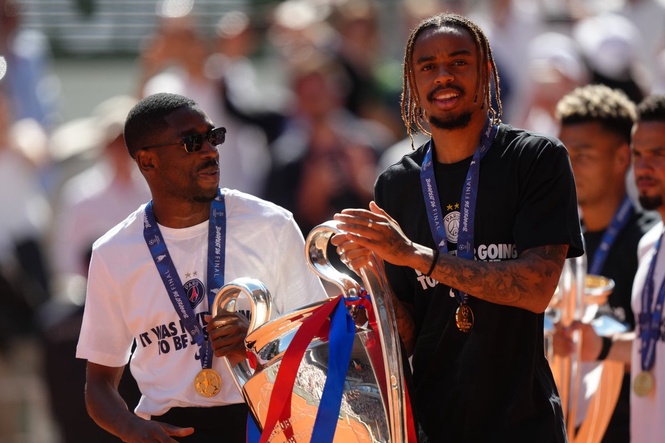 Flavio Cobolli shares in PSG’s Champions League celebrations at Roland Garros