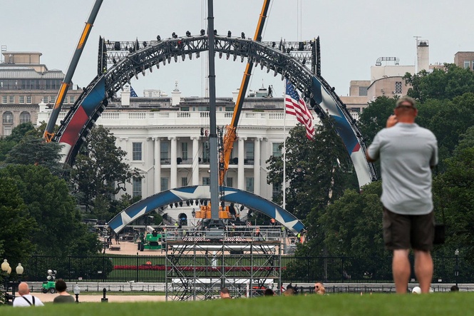 Trump left fuming as artists abandon White House-backed concert