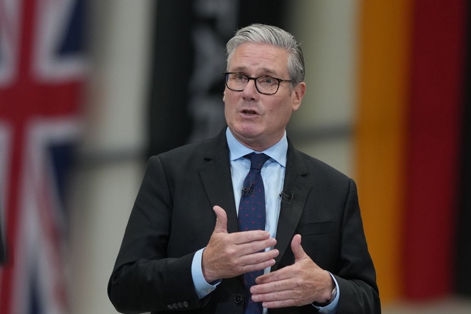Starmer ‘set to announce under-16s social media ban’