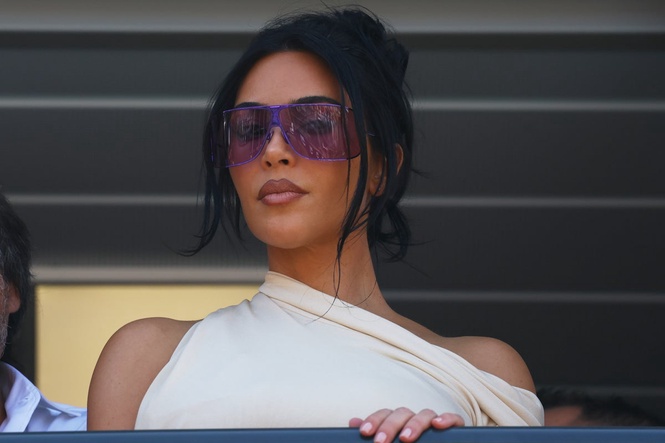 Kim Kardashian watches Lewis Hamilton claim 2nd place at the Monaco Grand Prix