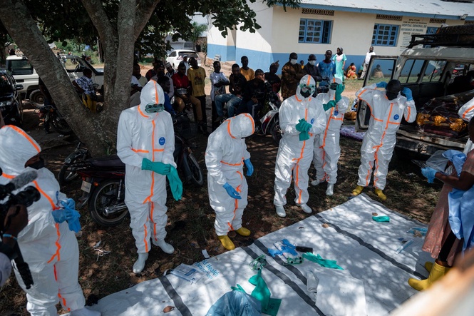 Confirmed Ebola cases pass 550 after US warning spread could match record outbreak