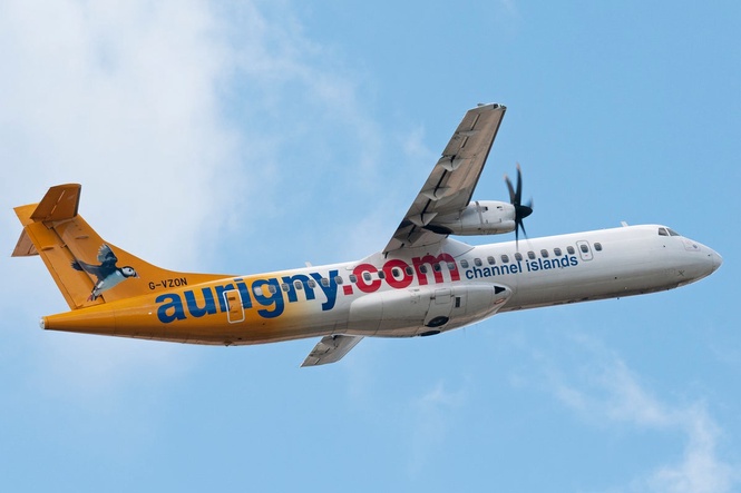 Aurigny flight to Manchester makes emergency landing due to cracked windscreen