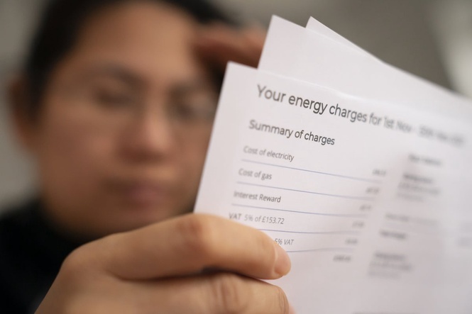Millions miss vital bill support as British household debt tops £7 billion