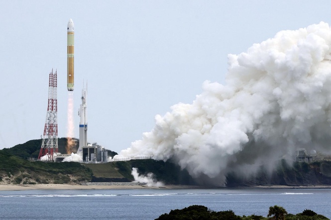 Japan's struggling flagship H3 rocket returns to flight with the debut of a low-cost variant