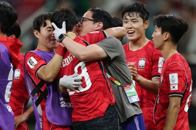 Former Celtic forward Oh bags winner as South Korea come from behind to beat Czech Republic