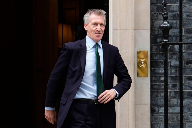 Ministers to look again at defence investment plan after Healey’s resignation