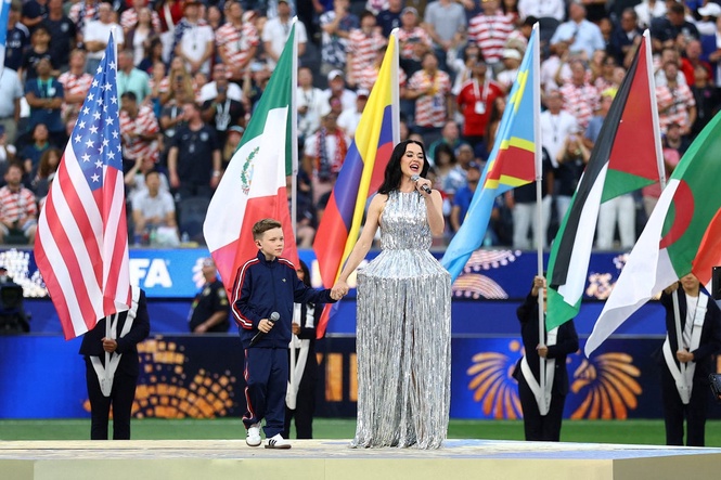 Who won the World Cup battle of the three opening ceremonies: Shakira, Michael Bublé or Katy Perry?