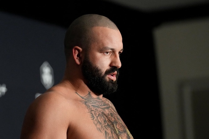 UFC White House fighter throws up at weigh-in: ‘So what? I was drinking’