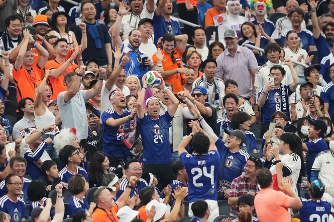 Why Japanese fans clean the stadium after every World Cup match