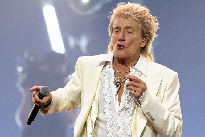 Rod Stewart faces criticism for attending World Cup game after canceling concert due to illness
