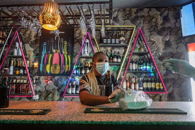 Photos show how the Ebola outbreak is changing nightlife in Congo