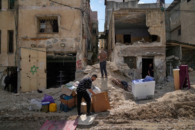 Israeli restrictions ‘pushing economy in the West Bank toward collapse’