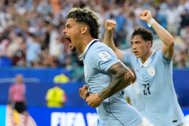 Late Uruguay equaliser denies Saudi Arabia another famous World Cup victory