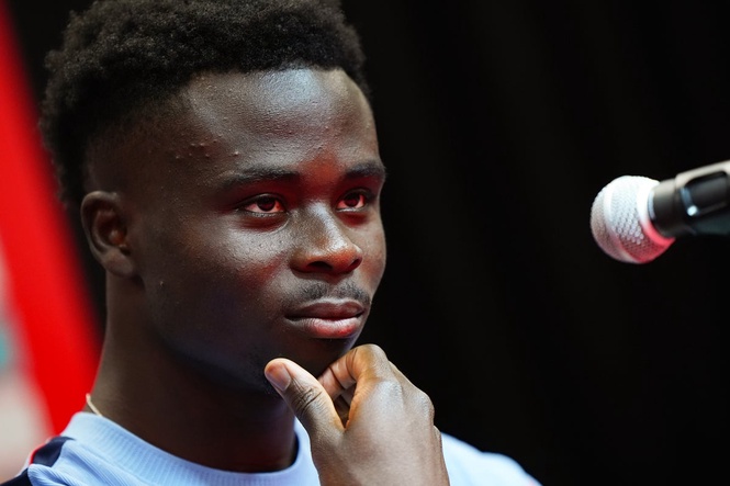 England’s Bukayo Saka to ‘gamble’ on World Cup fitness despite Achilles injury