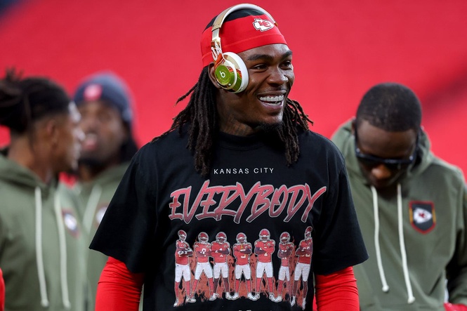 Chiefs’ Rashee Rice bolts from reporters after being released from 30-day jail stint
