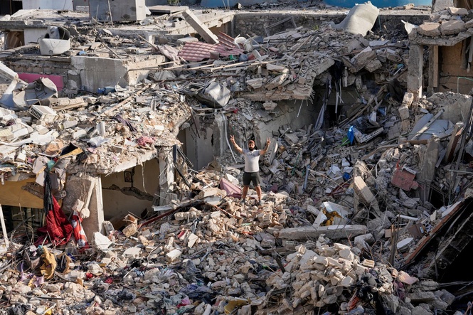 Few residents return to Lebanon's Nabatiyeh after a US-Iran truce with fighting nearby