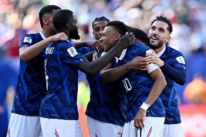 France vs Senegal LIVE: Mbappe scores twice as Les Bleus open World Cup campaign with statement win