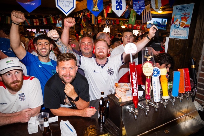 England fans neck 5000 beers in Dallas pub on eve of World Cup opener