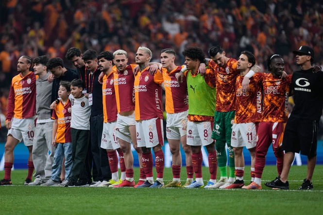 Scotland's Hearts paired with Sturm Graz in Champions League qualifying. Fenerbahce gets Gornik