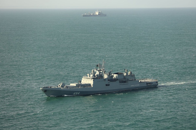 MoD ‘trying to close down’ Russian warning shots story, say British yacht couple