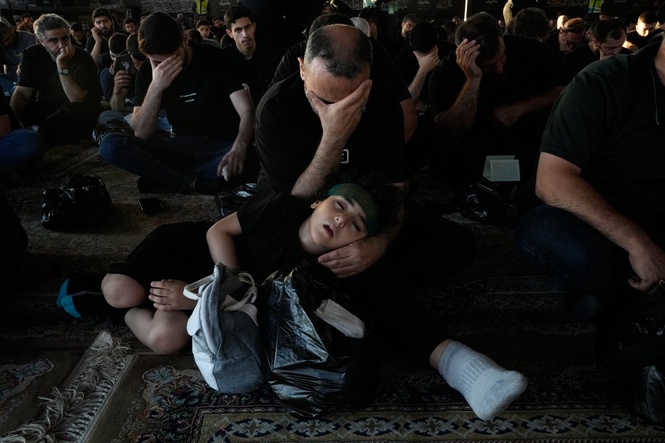 Hezbollah supporters gather at Nasrallah’s grave for Ashoura, in photos