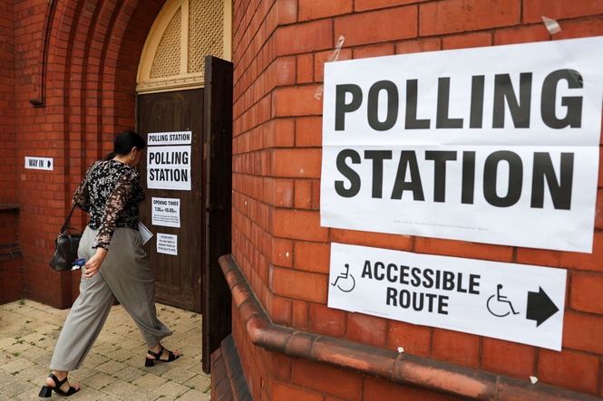 Polls open in by-election that could determine next prime minister