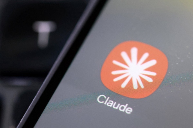 Is Claude down? Users of AI chatbot report major outage