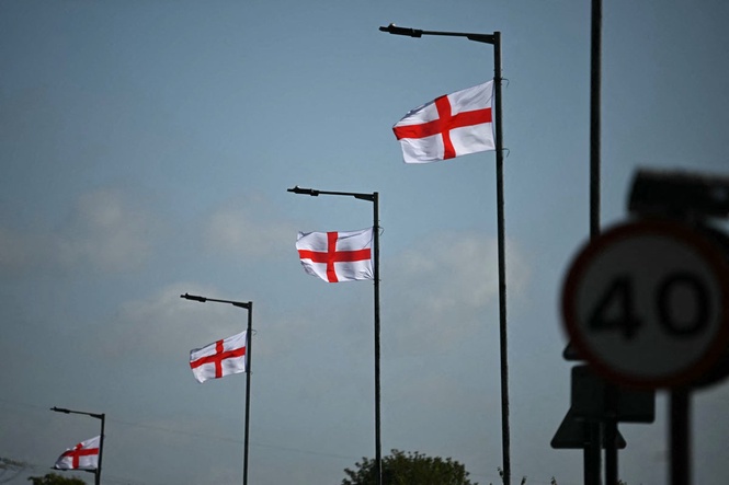 Council aims to ban flags on lampposts after claims of ‘fear and division’