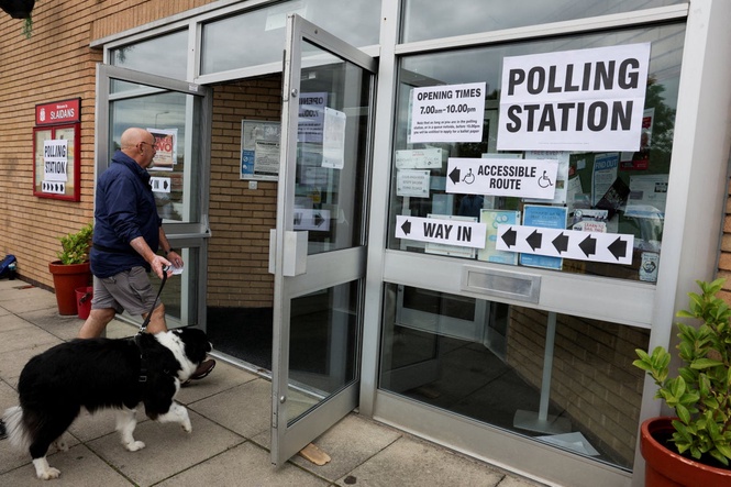 What time is the Makerfield by-election result announced and is there an exit poll?