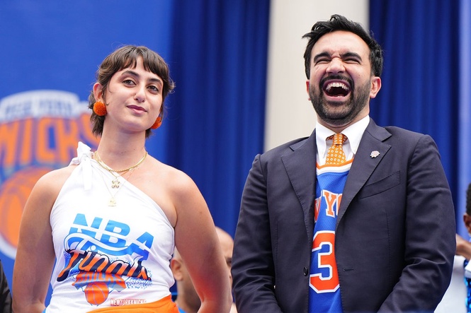 Zohran Mamdani’s fashionista wife rocks unique Knicks T-shirt dress at victory parade