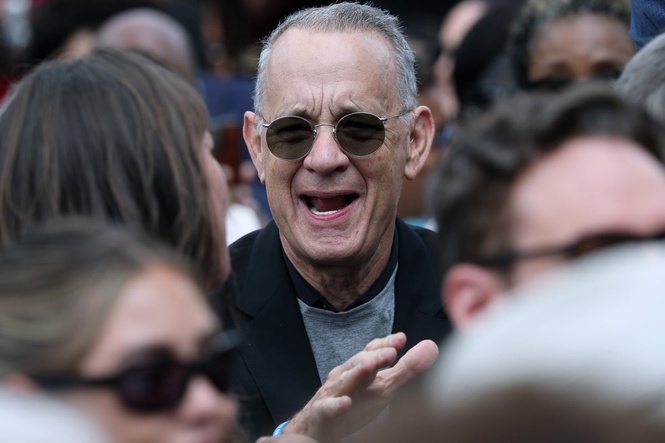 Tom Hanks shocks reporter with brutal joke about MS NOW ratings during live interview