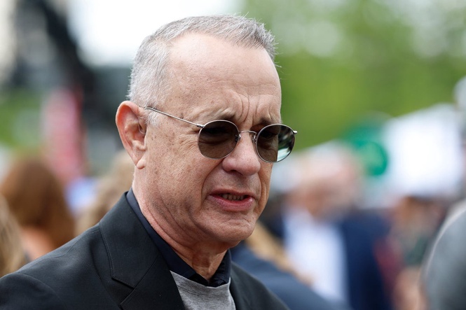 Tom Hanks takes swipe at MS NOW ratings while live on air