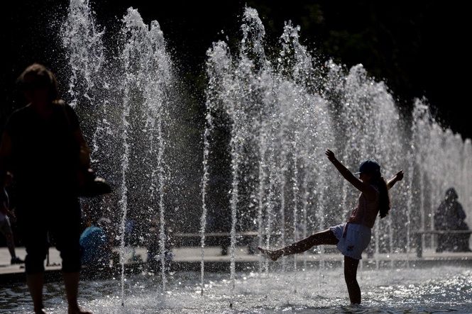 Two children found dead in family car as heatwave grips Europe