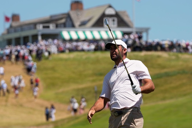 Scottie Scheffler grand slam hopes intact but Wyndham Clark dominates at US Open