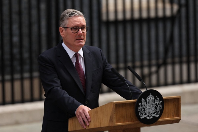 Keir Starmer fights back tears as he announces resignation as prime minister