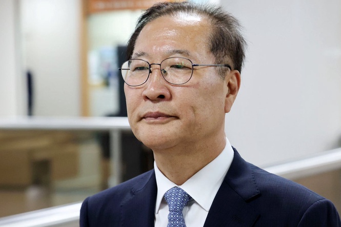 Former South Korean justice minister gets 25-year prison term for role in martial law imposition