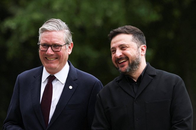 Zelensky leads tributes to Starmer as world reacts to PM’s resignation