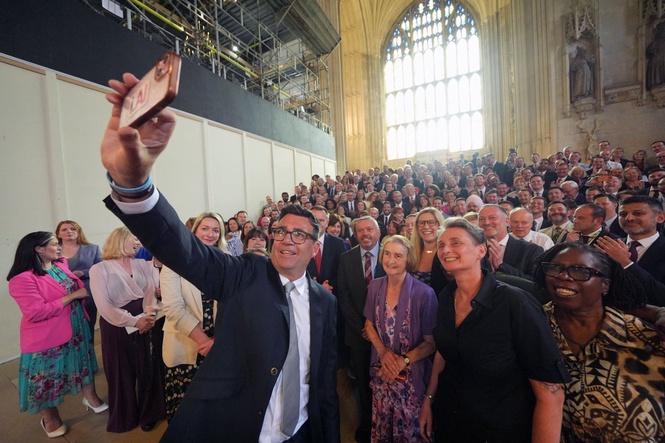 Burnham arrives in Westminster as Labour MPs pay homage to the King of the North