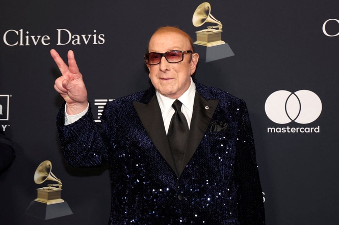 Music titan behind Whitney Houston and Barry Manilow dies at 94